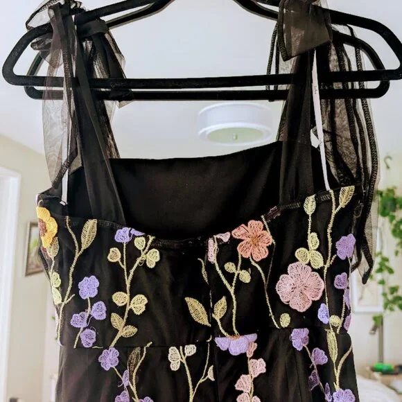 Lulus Thriving Poise Black 3D Floral Embroidered Tie-Strap Maxi Dress Size Small - Picture 5 of 10